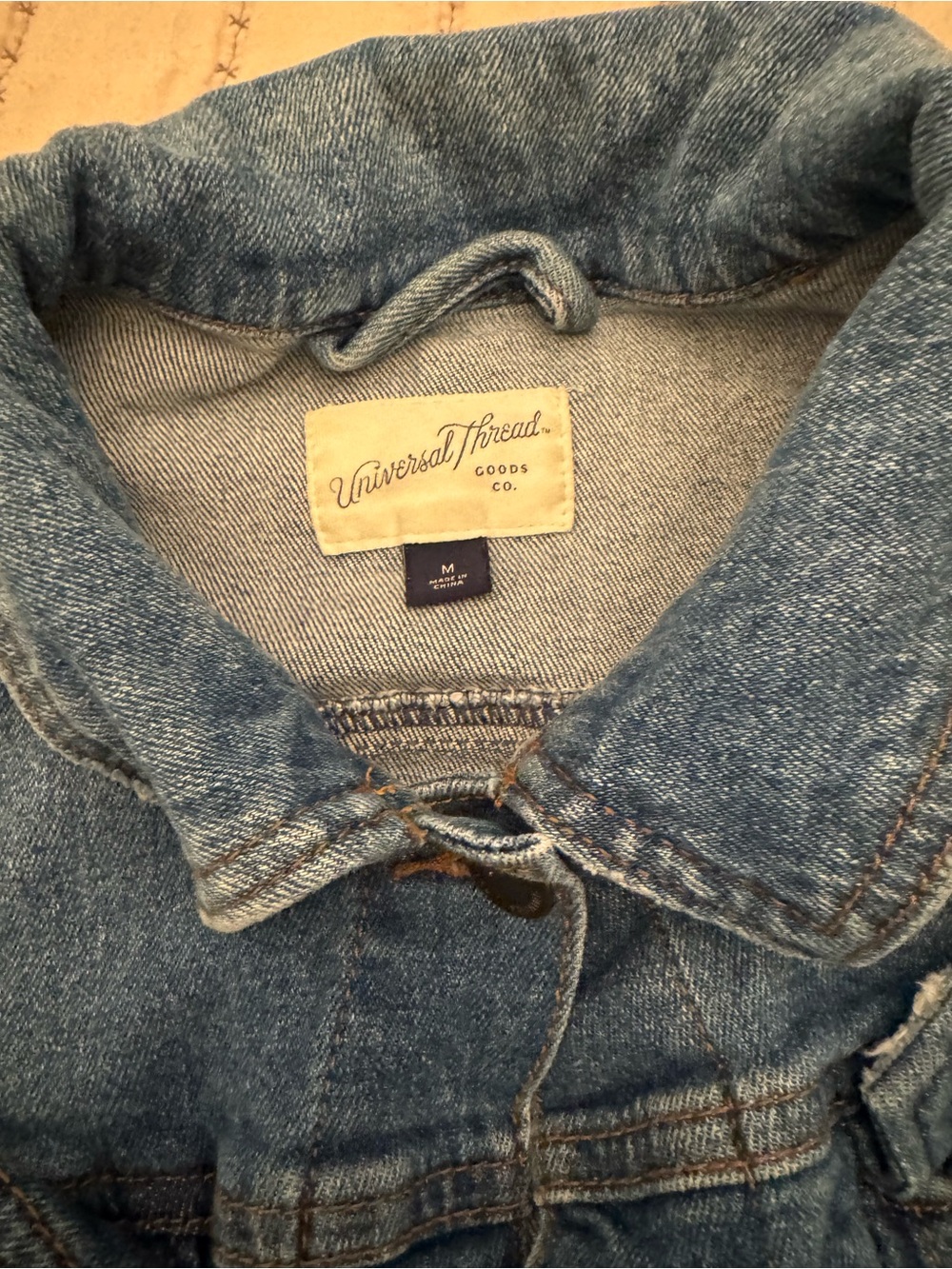 0052Classic Denim Jacket in Medium Blue - Picture 3 of 4
